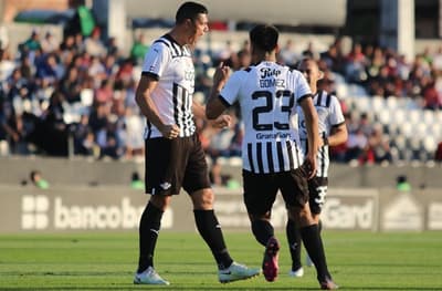 Libertad vence a Tacuary y se vuelve a meter en la pelea