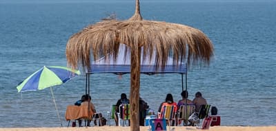 Solo sector “exclusivo” de playa exige pagos, aclara intendente