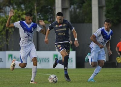 Ameliano y Nacional igualan en el Martín Torres