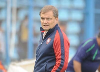 Diego Aguirre suena fuerte para dirigir Olimpia 