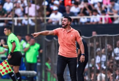 Cáceres deja de ser técnico de Olimpia 