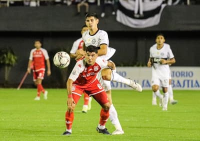 Olimpia vuelve a la senda victoriosa ante la mirada de Aguirre 