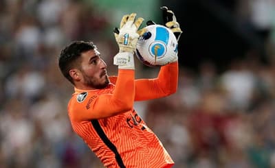 Olveira padece chikungunya y no estará presente en el partido de Olimpia ante Guaireña