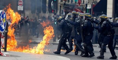 150 Detenidos en Francia: Segunda noche de protestas violentas por muerte adolescente