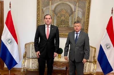 Canciller se reúne con embajador argentino tras retención de embarcaciones en el Paraná