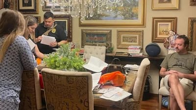 Desalojan a Carlos Oleñik por millonaria deuda de alquiler