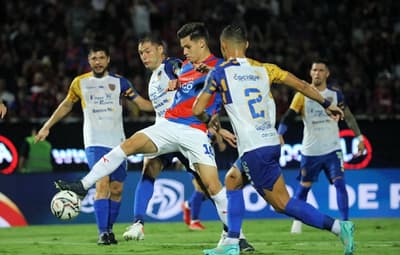 Cerro Porteño y Luqueño se enfrentan por puntos vitales en Villa Alegre