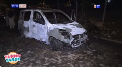 Hallan vehículo incinerado en Itá Enramada luego de ser robado en San Lorenzo