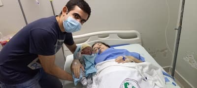 Triunfo en IPS: Nace Matheo tras ser operado en el útero