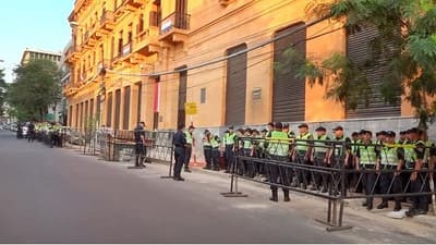 Médicos y docentes exigen nivelación salarial frente al Ministerio de Economía