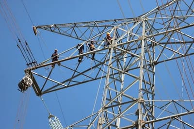 ANDE reporta inconvenientes en alimentadores y deja a ciudadanos sin energía eléctrica