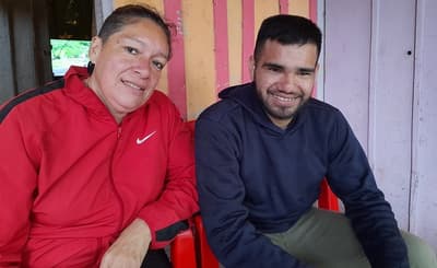 Daniel Yegros, el ciego a punto de ser peluquero