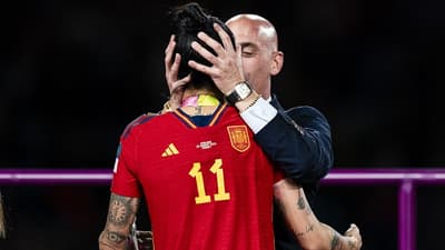 Rubiales, inhabilitado por la FIFA por tres años