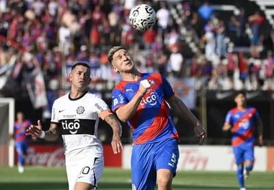Olimpia y Cerro Porteño empatan en un partido lleno de incidentes
