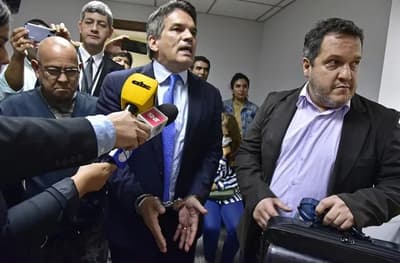 Amenazan de muerte a Turrini, según defensa