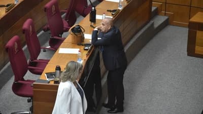 Congreso: tensa jornada por intento de expulsión de Kattya González