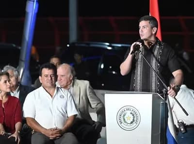 Peña califica de “miserable” la expulsión de senadores del PLRA