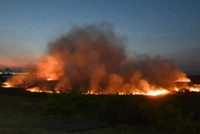 Tres incendios se reactivan en diferentes puntos del país