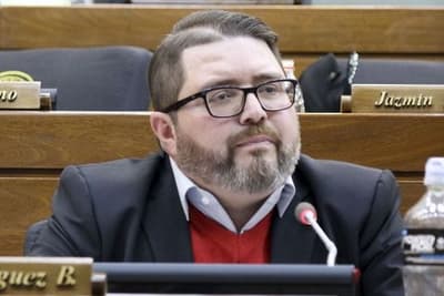 Diputado Rodríguez defiende nepotismo en el Congreso