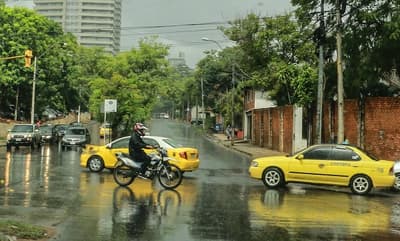 Lluvias y tormentas persistirán este jueves con temperaturas frescas