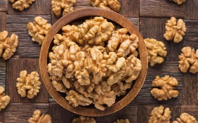 Estudio revela beneficios de sustituir carne por nueces en dieta