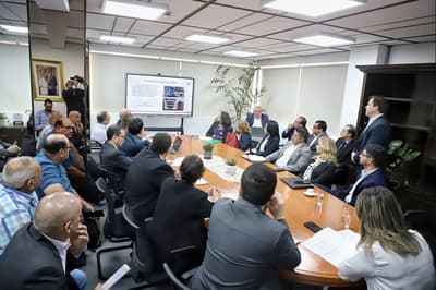 Camioneros posponen huelga tras principio de acuerdo con el Gobierno