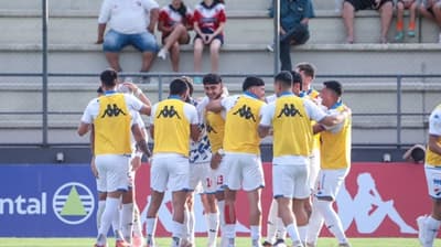 Nacional vence y se acerca a la cima del torneo