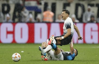Racing y Corinthians buscan la final de la Sudamericana