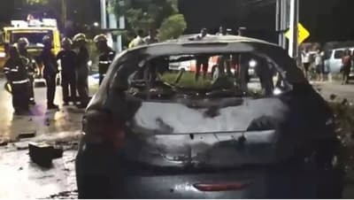 Chocó contra un árbol, su auto se incendió y lamentablemente falleció