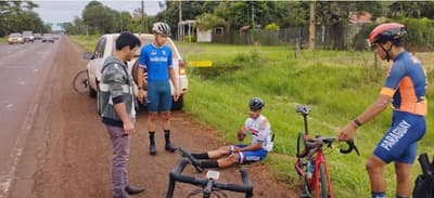 Ciclista lesionado tras ser rozado por automóvil en ruta PY06