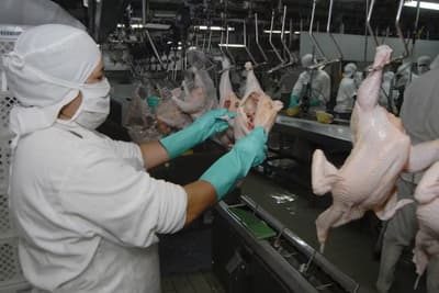 Paraguayos cambian hábitos ante alto precio de carne vacuna