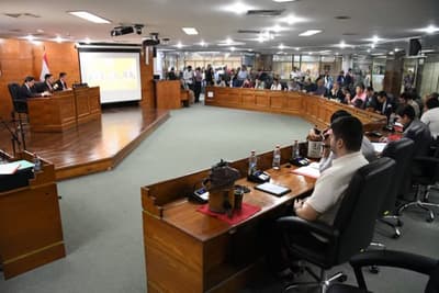 Junta aprueba polémico Plan Regulador para subasta de Costanera
