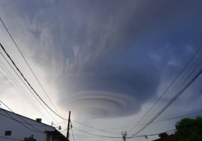 Fenómeno atmosférico: Nubes similares a un tornado sorprenden en Asunción