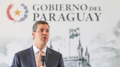 Santiago Peña promulga Ley de Mipymes para impulsar el sector
