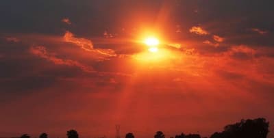 Jueves fresco y caluroso con máxima de 32°C