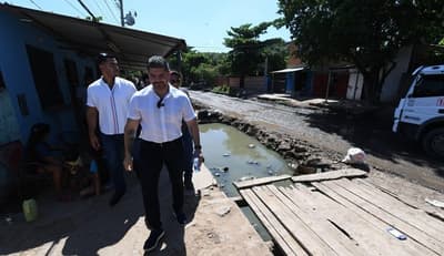 Nenecho y Luifer Bernal admiten vertido cloacal en arroyo Ferreira