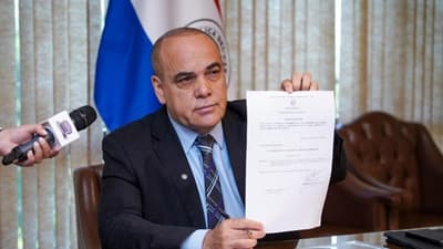 Allegados a Bachi Núñez copan consulados paraguayos en Argentina