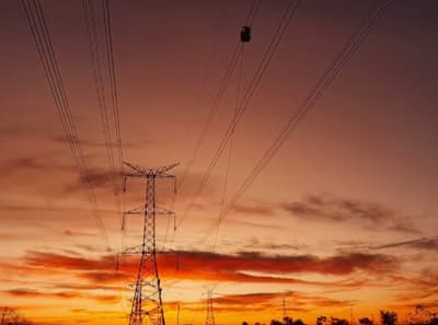 Informe técnico alerta sobre posible colapso eléctrico