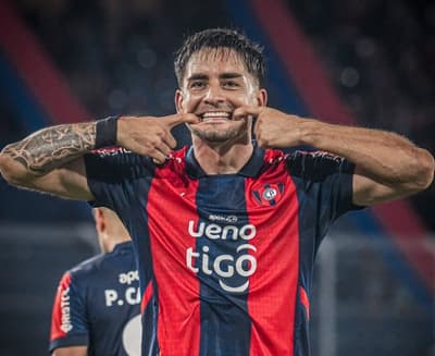 A lo Ciclón, Cerro remonta con hat-trick de Torres ante Bolívar