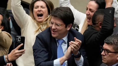 Atacan a Político colombiano en acto público en Bogotá