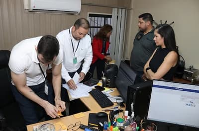 Fiscalía allanó oficina de la DNIT en el aeropuerto Silvio Pettirossi por un caso de coimas en Aduanas