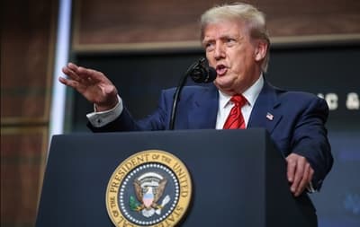 Trump despega hacia China para una cumbre histórica