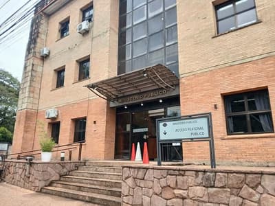 Agente Interpol recibe prisión preventiva por abuso a sus hijas