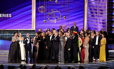 Triunfan The Pitt, The Studio y Adolescence en los Emmy 2025