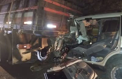 Choque en Arroyos y Esteros: conductor quedó atrapado tras fuerte impacto