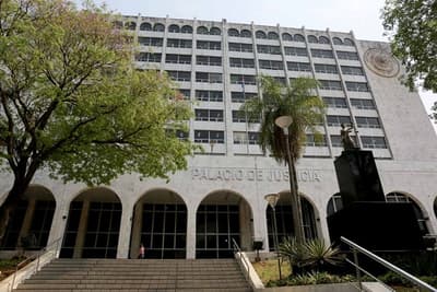 Funcionarios judiciales anuncian huelga de 30 días desde el 14 de noviembre en reclamo por la falta de reajuste salarial
