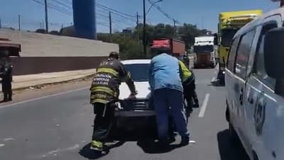 Múltiple choque en Tres Bocas bloquea el tránsito en Acceso Sur