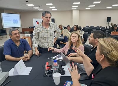 MEC lanza nuevo plan con consultoría de pastor evangélico por G. 530 millones