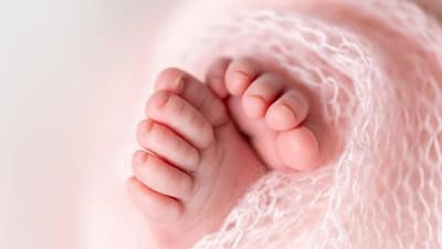 Beba de 7 meses fallece mientras estaba al cuidado de una niña de 11 años