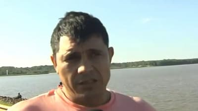 Conductor cae al Río Paraná en Encarnación y sale nadando